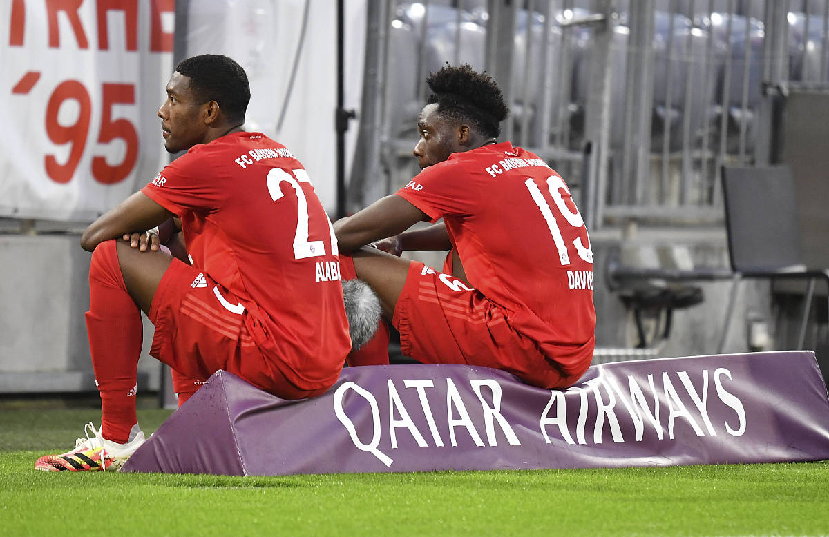 小米13 Ultra 配置详解 - 性能、屏幕、相机、电池全面解析