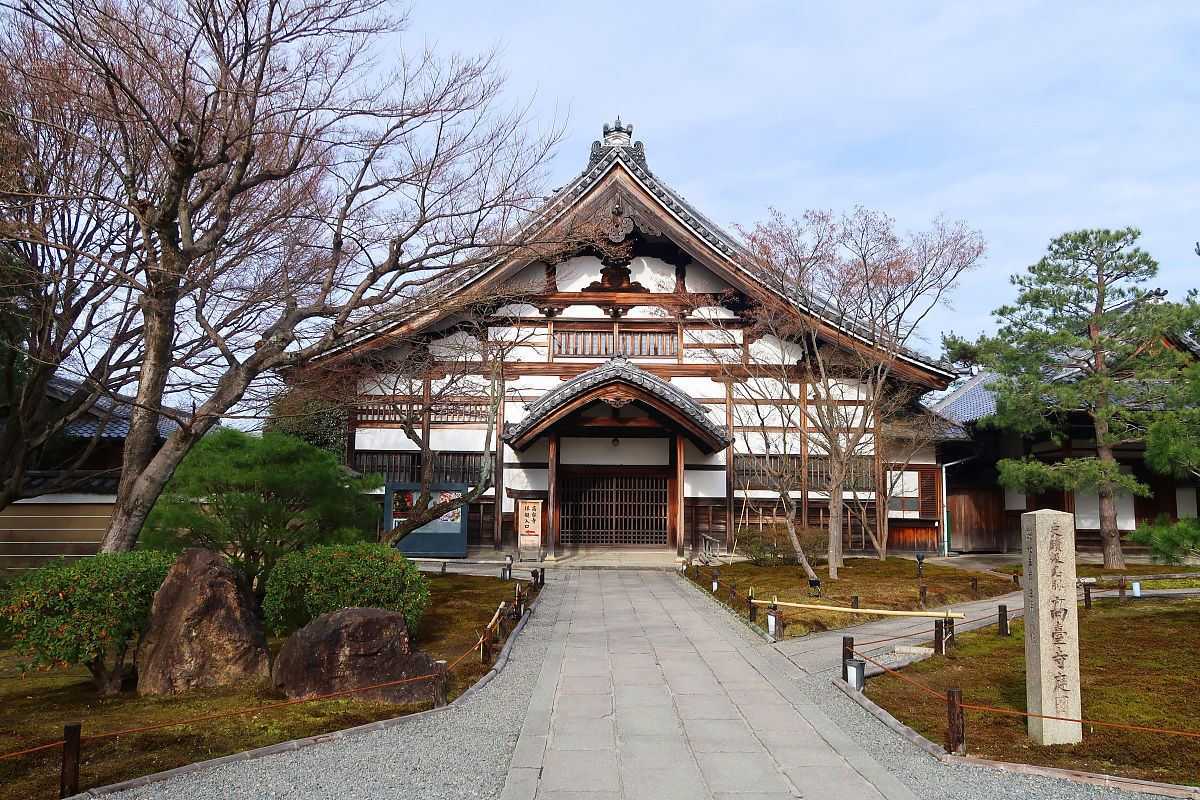 M级社会：日本传统街屋文化与历史