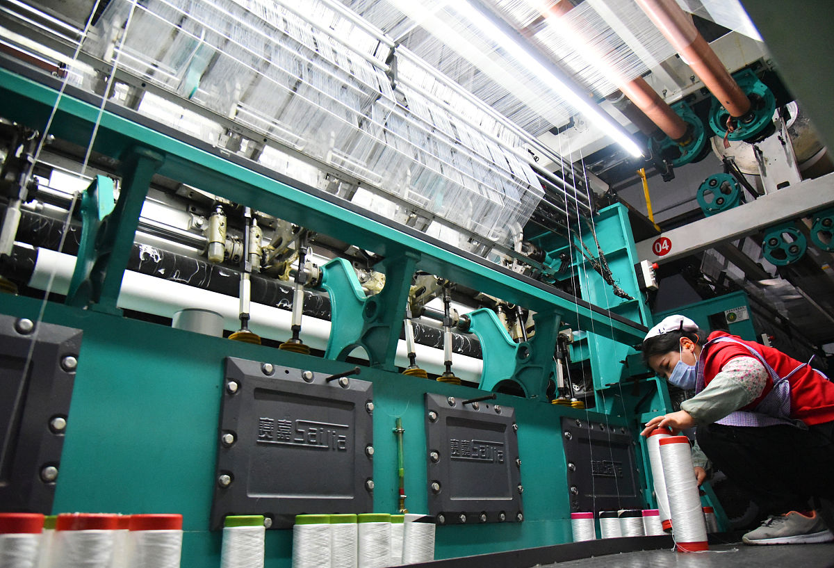 思考湖北汉丹机电有限公司未来的定位和战略选择包括产品定位、市场定位、竞争优势等方面。