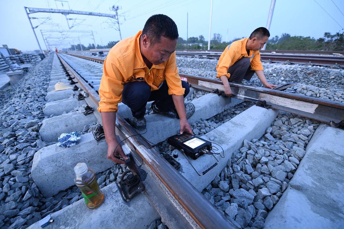石家庄通达铁路学校工程测量铁道工务方向：招生要求和就业前景