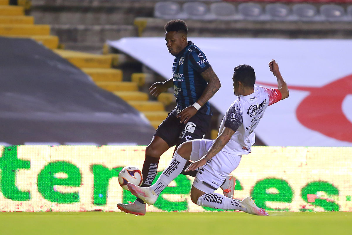 queretaro, mexico - january 17: hugo si<strong>l</strong>veira (l) of queretaro