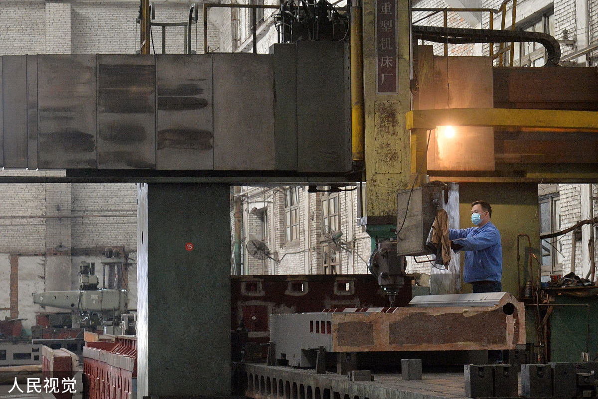 险峰机床厂技校2023招生专业有哪些钳工专业好学吗