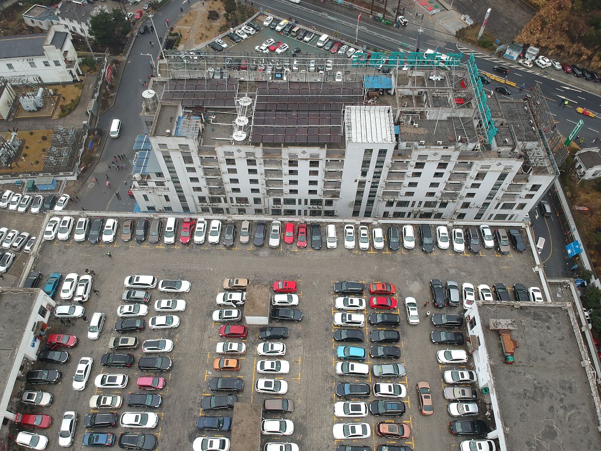 形容村落交通便利的成语：四通八达