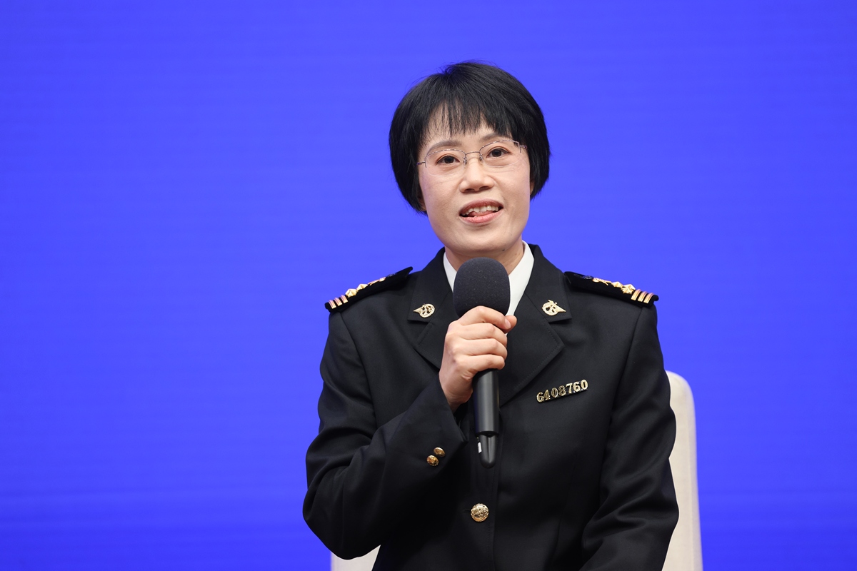 市场监管所主任用210字帮我详细描述