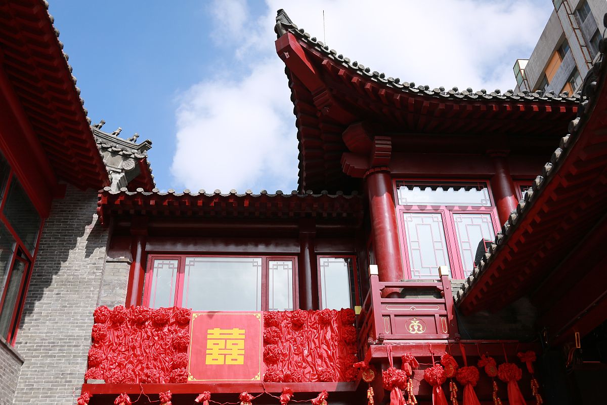 2021年9月28日,沈阳市沈河区中央里文化旅游景区,满族民俗婚礼展演现
