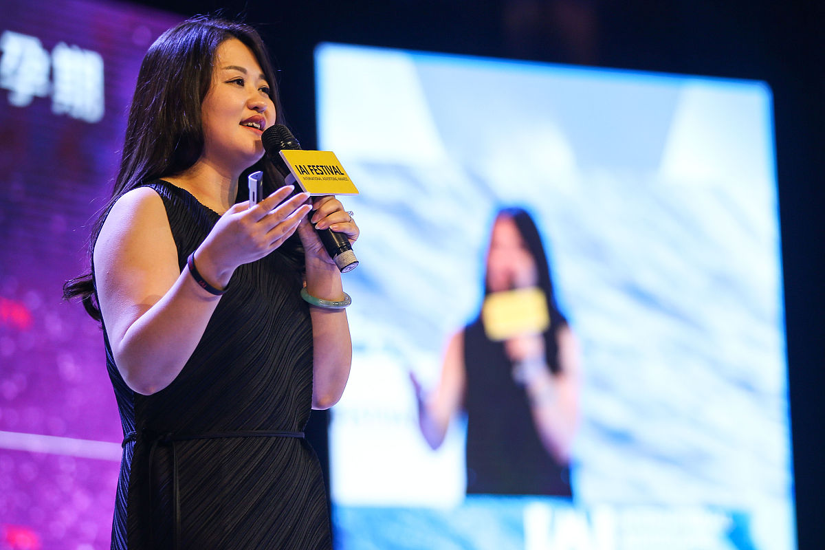 黄绮珊：实力唱将，演艺全才，慈善之星