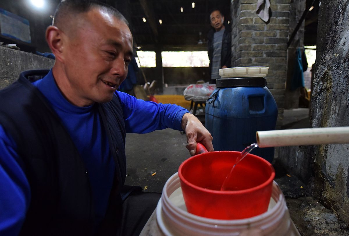 白酒洒井盖，多久才安全饮用井水？