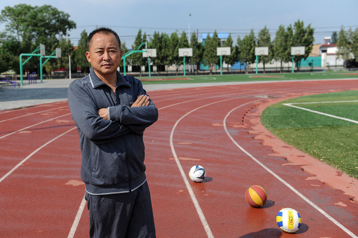 一、幼儿园现有基础简介500字以内含本园教研制度建设情况、日常教研工作开展情况、拥有市、区名师或名师工作室情况、教师年龄层次及青年教师培养情况等。