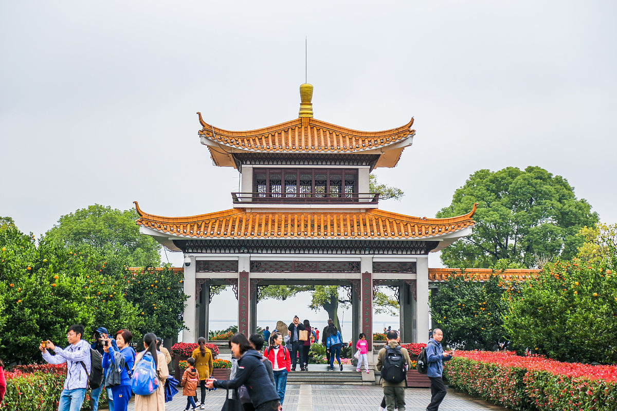 我想去橘子洲帮我规划一下行程