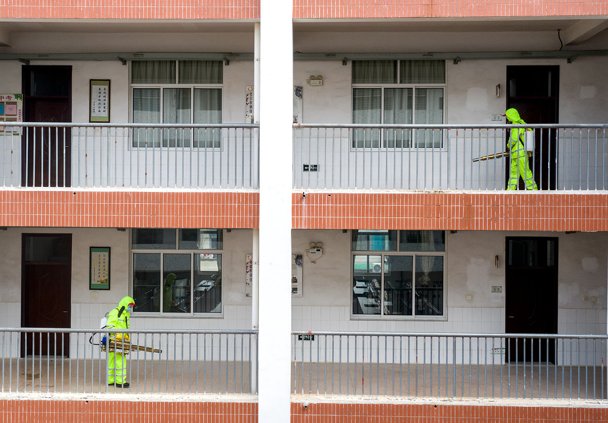 乡宁县职业中学宿舍条件用发散