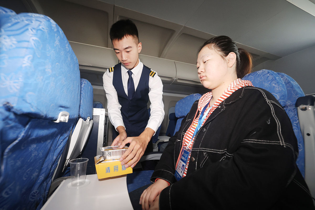 高铁为什么没有安全带？-成都市高铁乘务学校