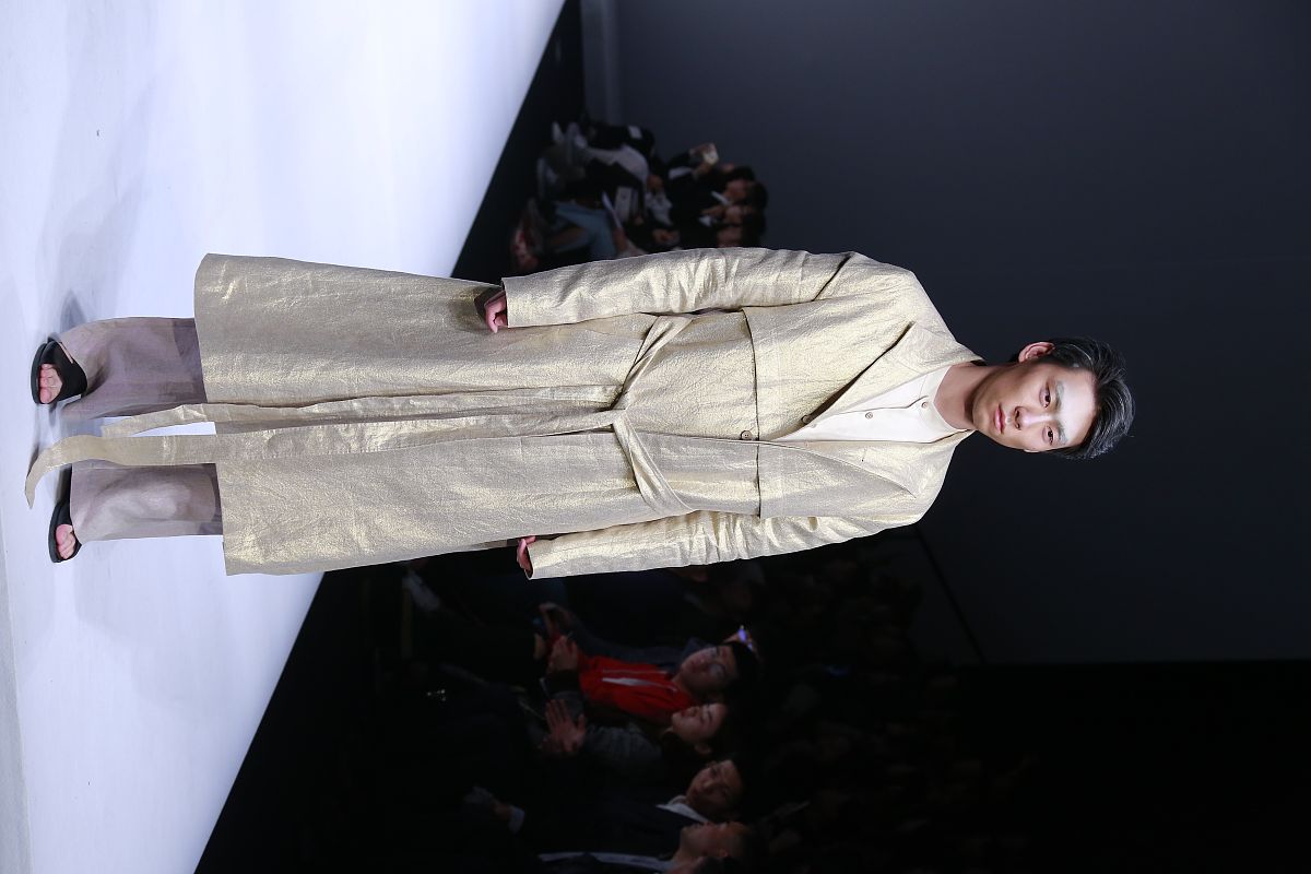 写一首诗表达不想上班