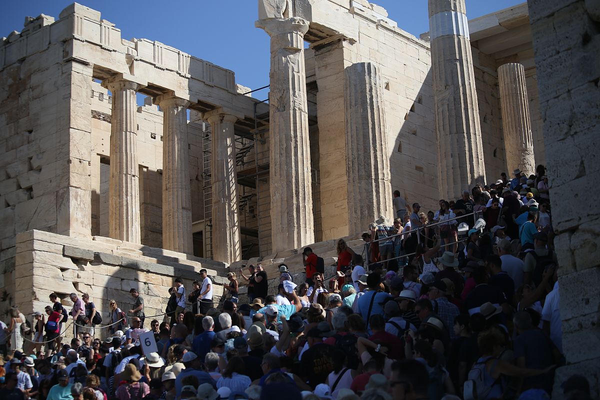2019年定边县职教中心(定边实验中学)招生简章 - 1000个名额等你来报！