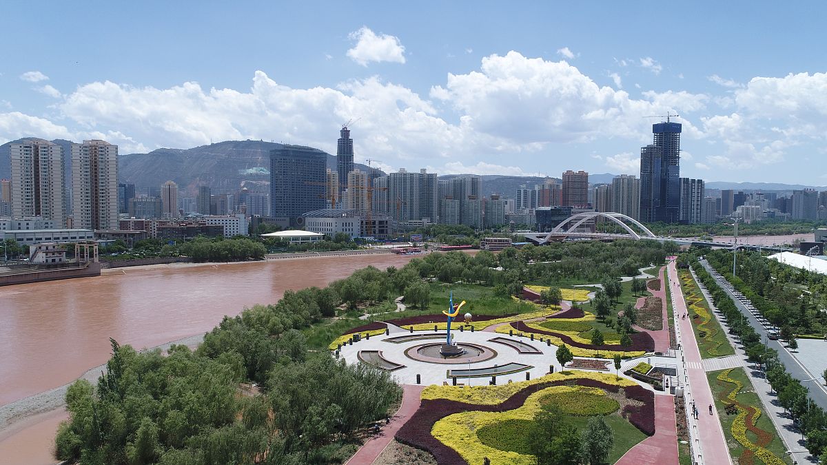 兰州市有哪些特色？兰州市的旅游景点有哪些？兰州市未来发展怎么样？