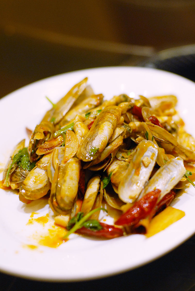 你好您好！有什么可以帮到您呢？帮我整理一份中餐餐饮营销方案好的请问您需要的是哪方面的中餐餐饮营销方案呢？例如品牌推广、营销策略、市场调研等。我可以根据您的需求提供更具体的方案。营销策略在整理吗