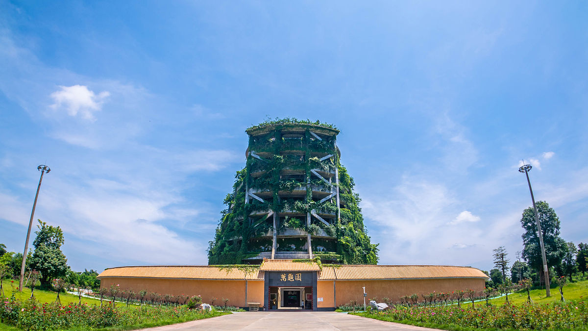2019年6月16日,广东惠州.万龟园投资达1.8亿元,建筑面积达3万平方米,