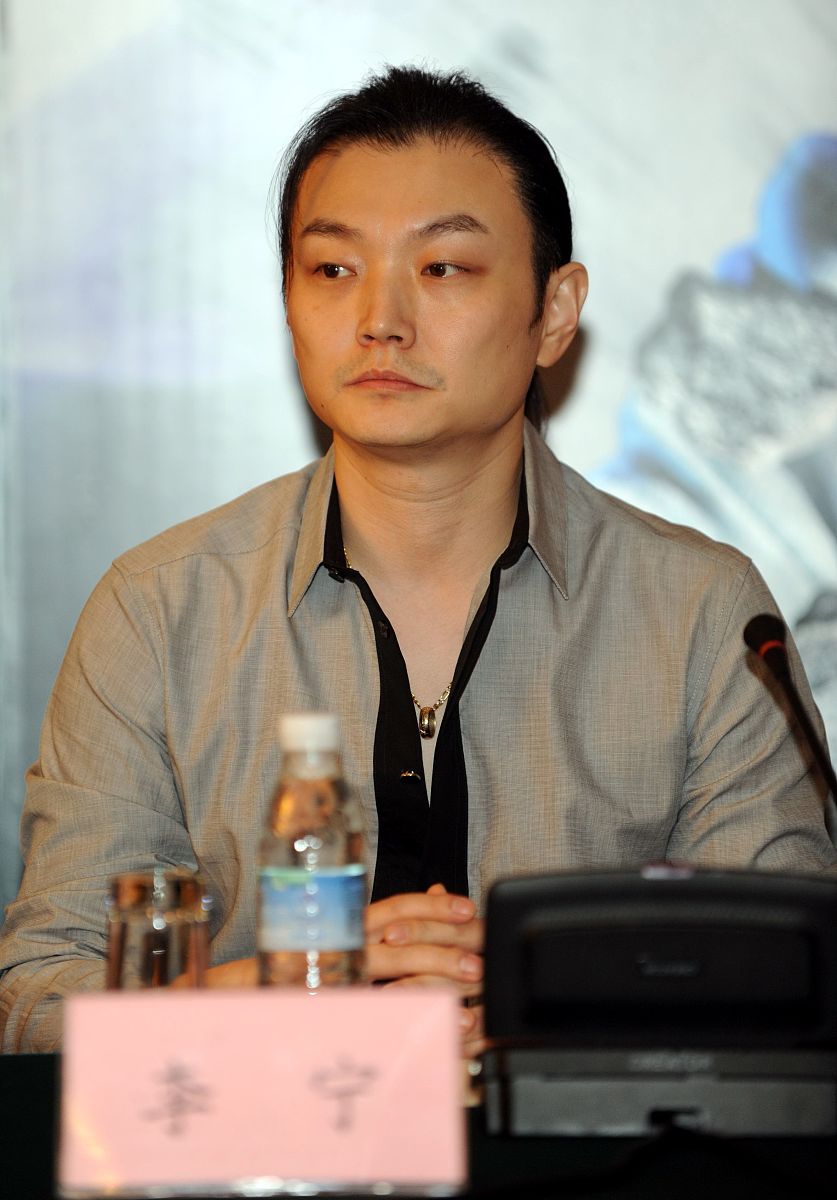 附魔之手：魔法师艾文的空间穿梭冒险