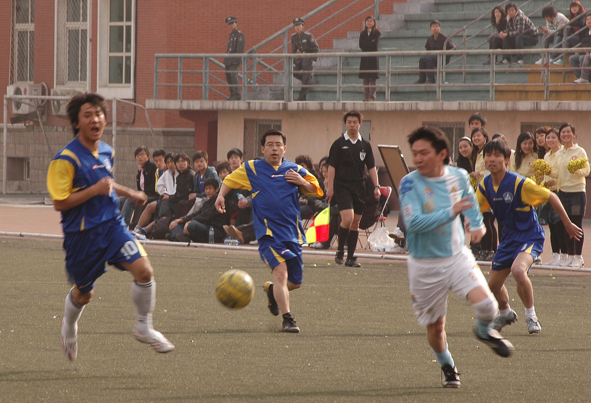 2008年3月19日,北京,梦舟明星足球队与北京高校志愿者联队友谊赛.阿丘