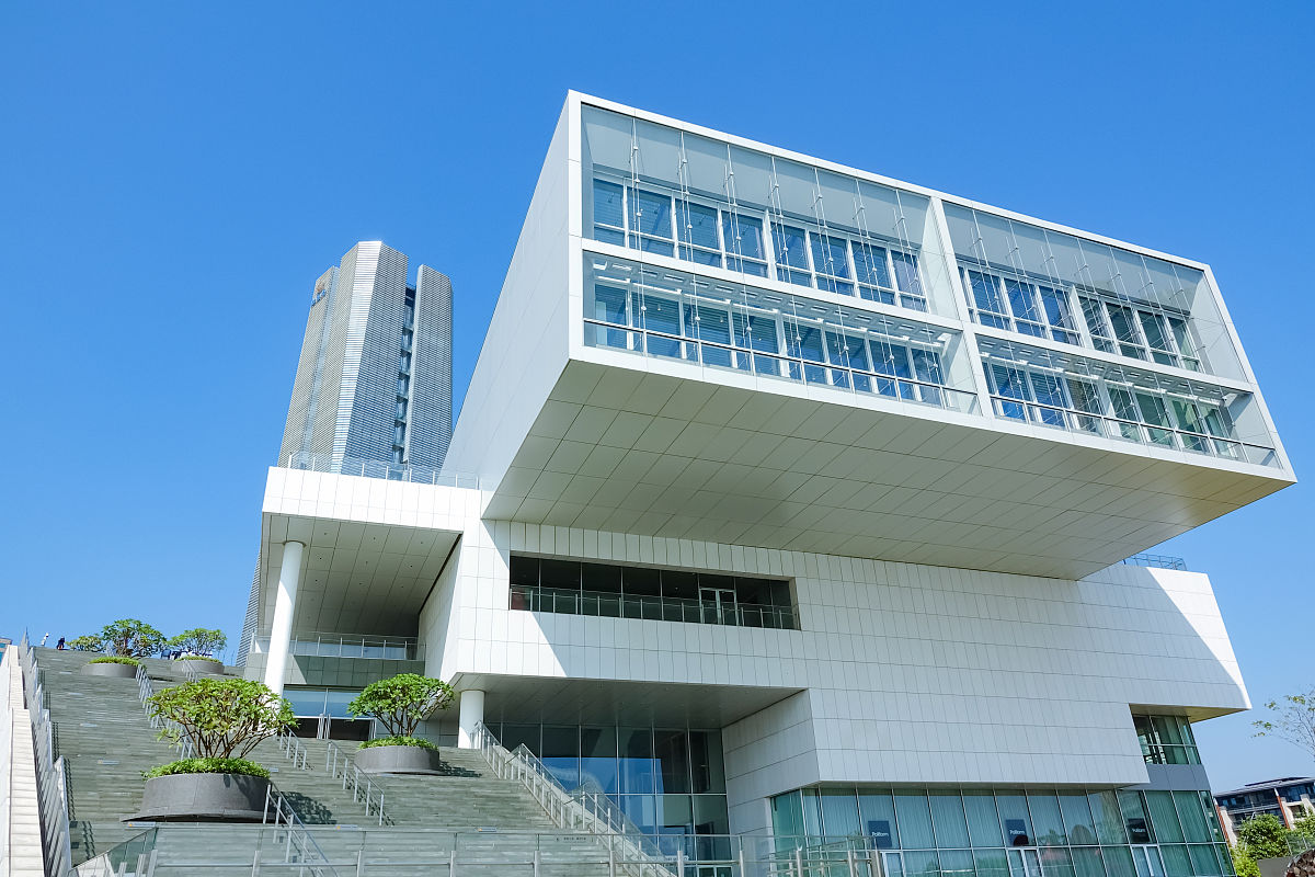 在深圳成立一家文化传播公司其中含有瑾的三个词语的公司名称请你取名五个