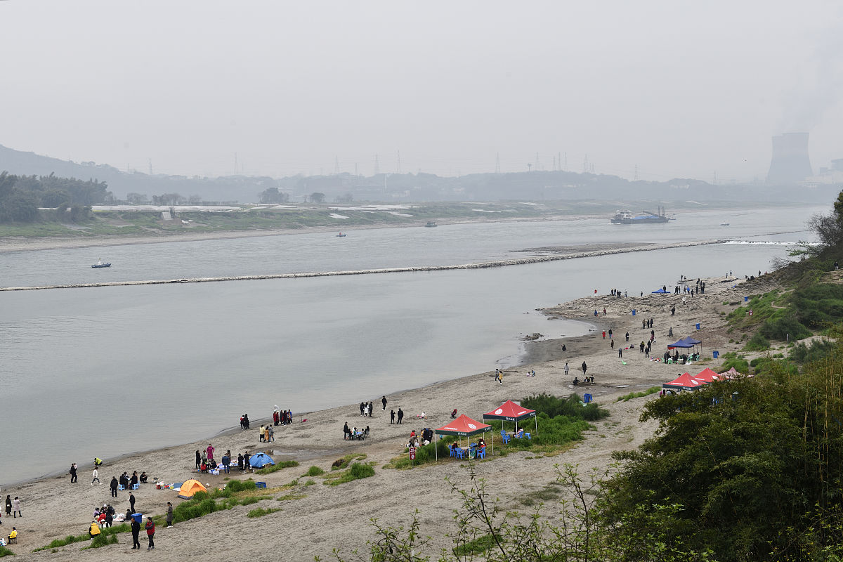 在抖音分享自己的去玩的美照配什么文案比较有趣