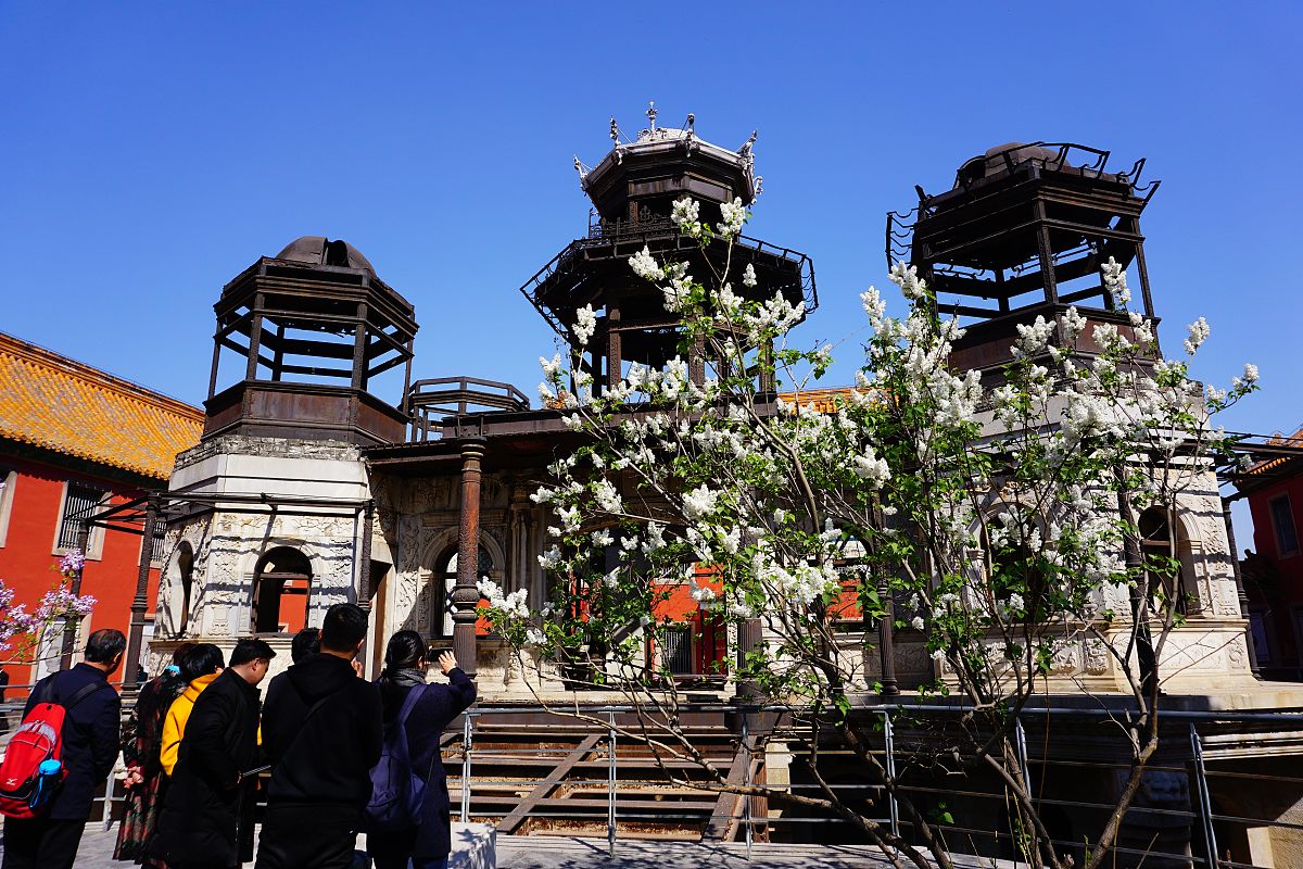 Travel to China: Leshan Giant Buddha, Suzhou Gardens, Forbidden City