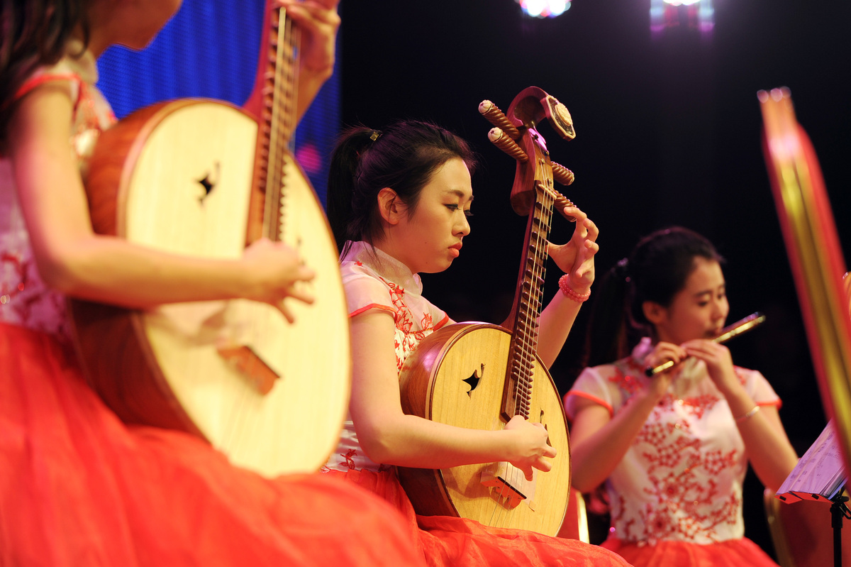 百鸟朝凤是用什么乐器演奏的曲目