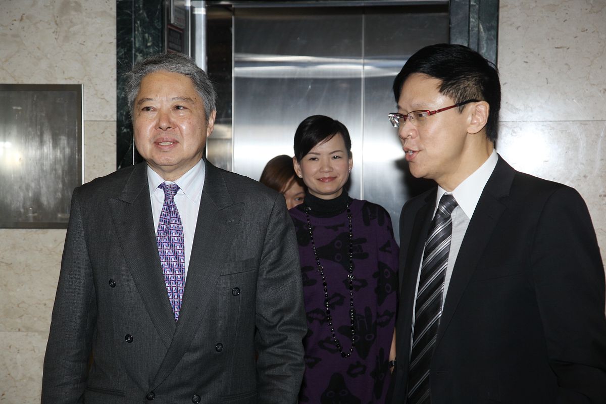 2012年3月5日,香港,香港商业电台职员上班.陈志云+++_+++上任,上班,商
