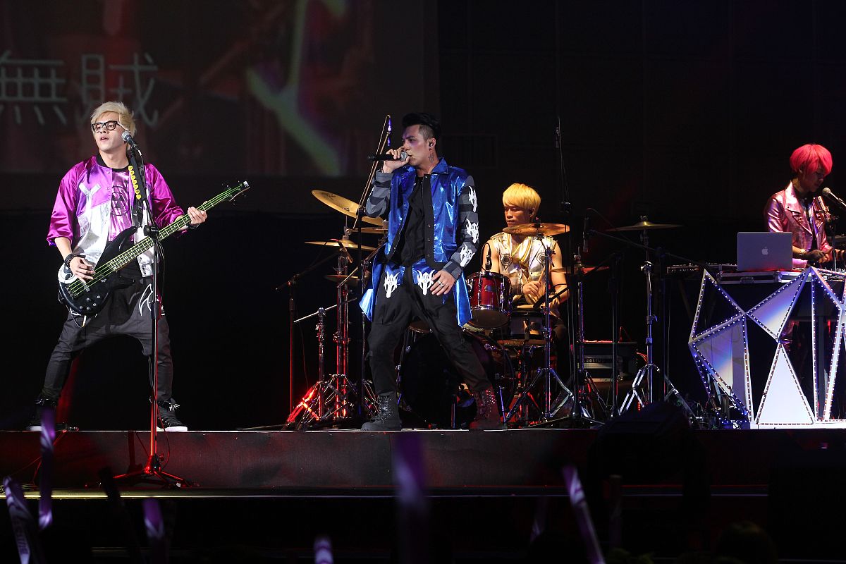2013年6月29日,台北,明星举行演唱会.mp魔幻力量