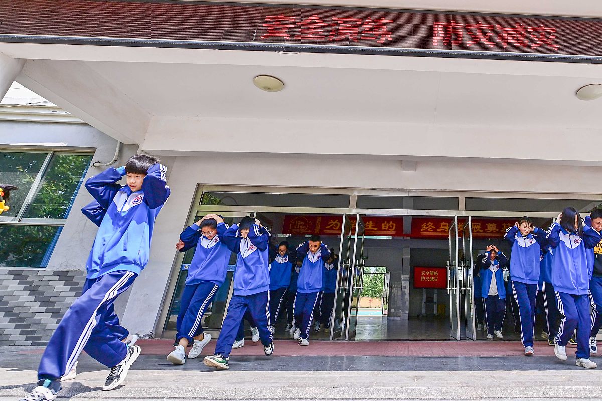 云南省河口县初中生学高铁学校要读几年-好不好