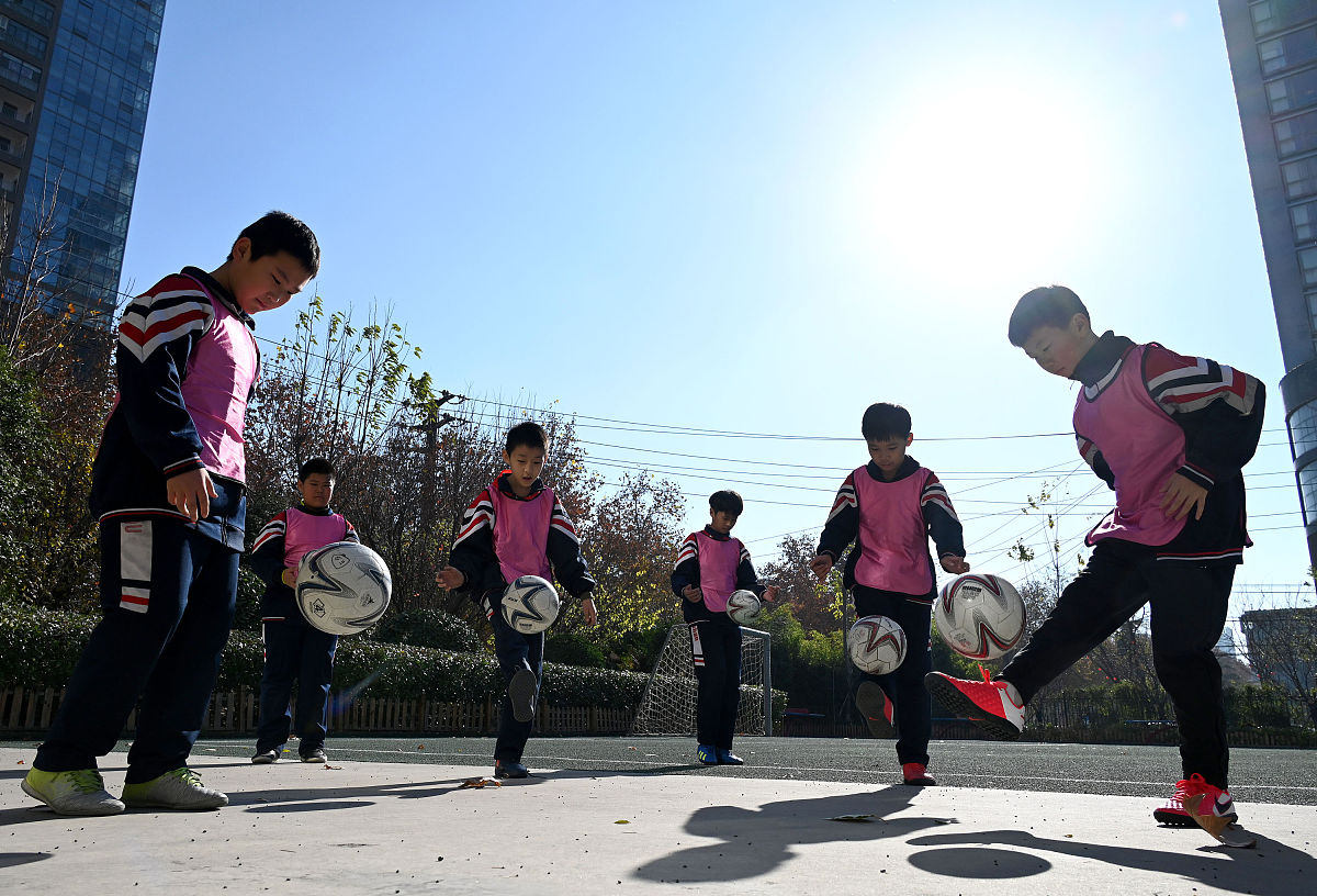 小学生颠球教学设计与学情分析 | 提升协调性与团队合作