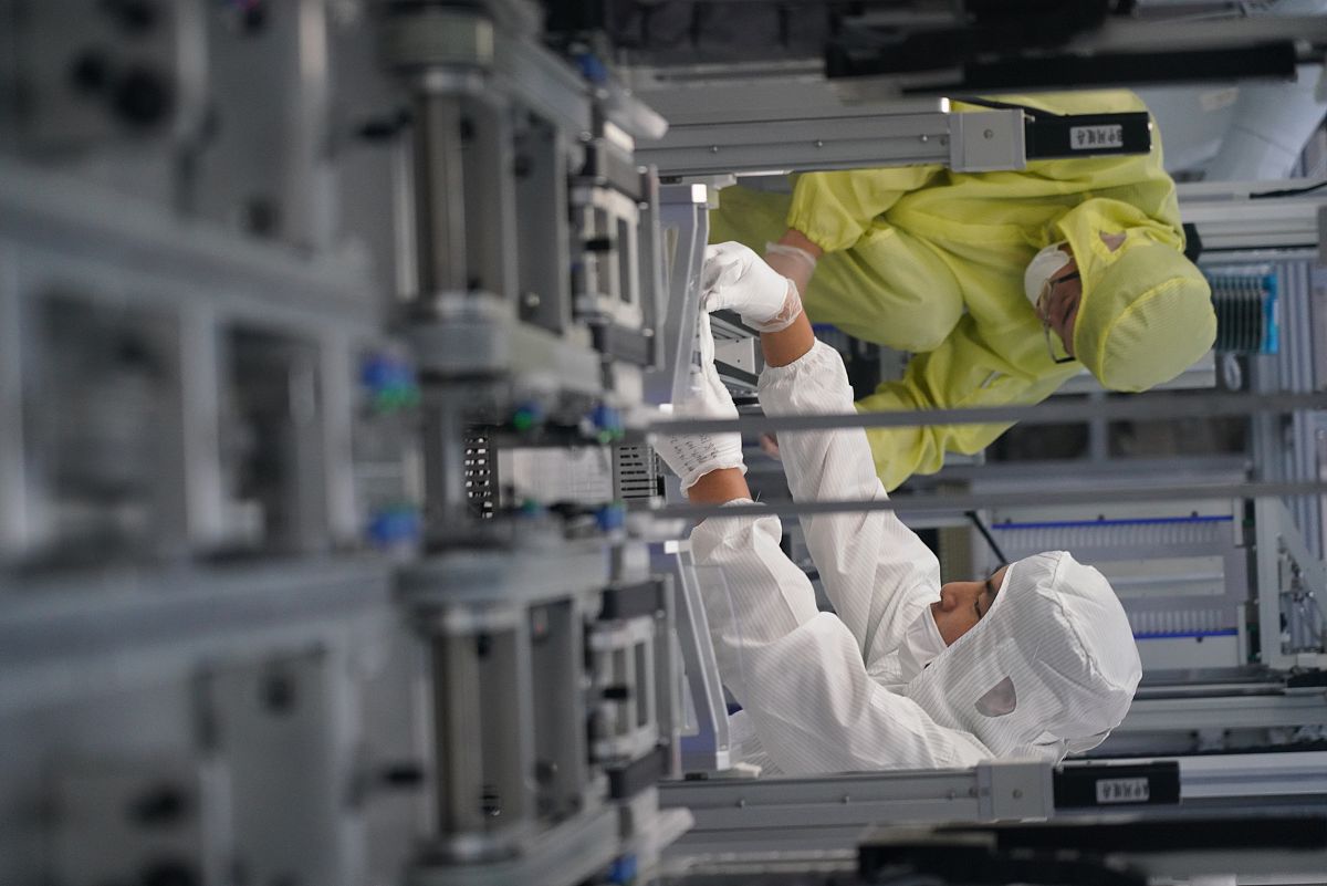 中国高分子材料精密加工与装备专家 - 院士领衔,推动产业发展