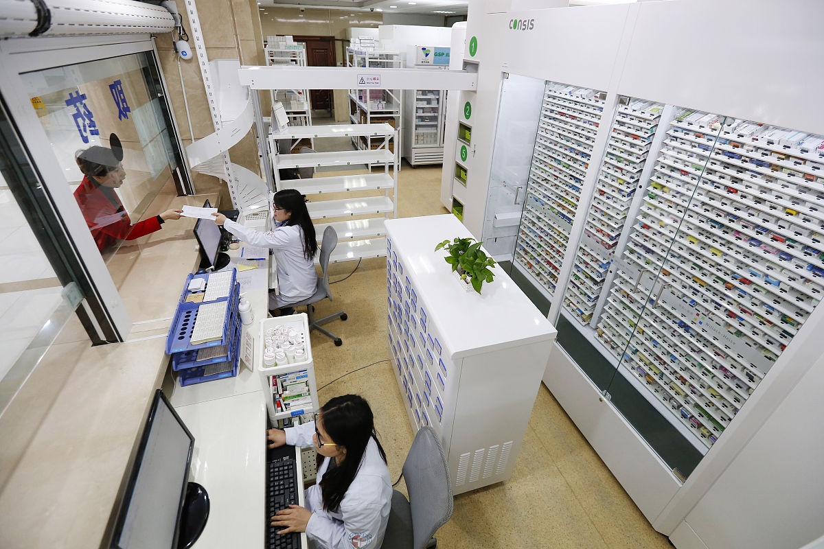 重庆女生读护理学校：优势与发展前景