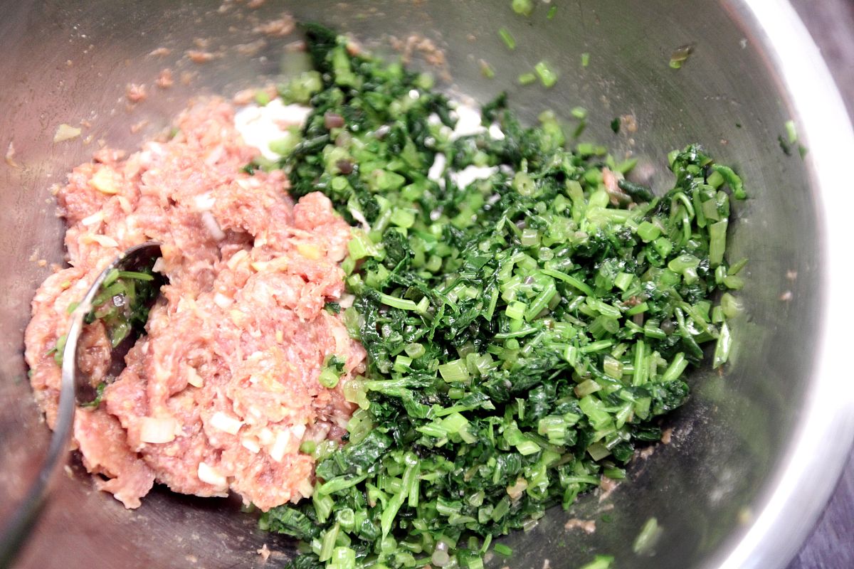 请帮我写1篇650字的博客文章主题是：芹菜猪肉饺子馅的做法