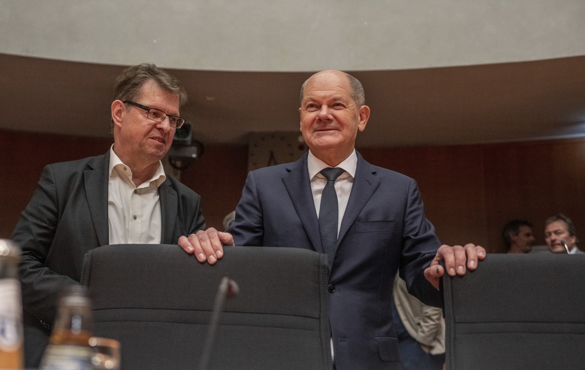 look unfortunately my country has a dictator president Nicaragua Central America and the situation is getting worse and my brother made a request for humanitarian parole so that I could come here ther