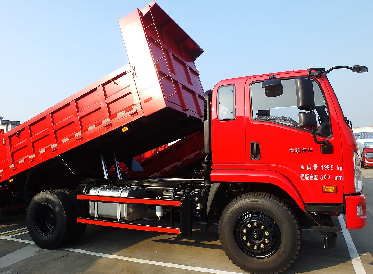 bzz100能走40吨的车吗帮我用200字详细描述