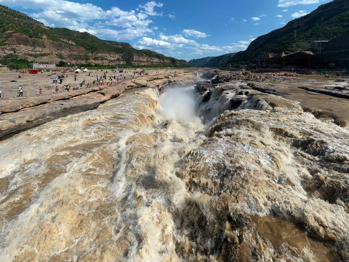 仿写壶口瀑布写一篇游记