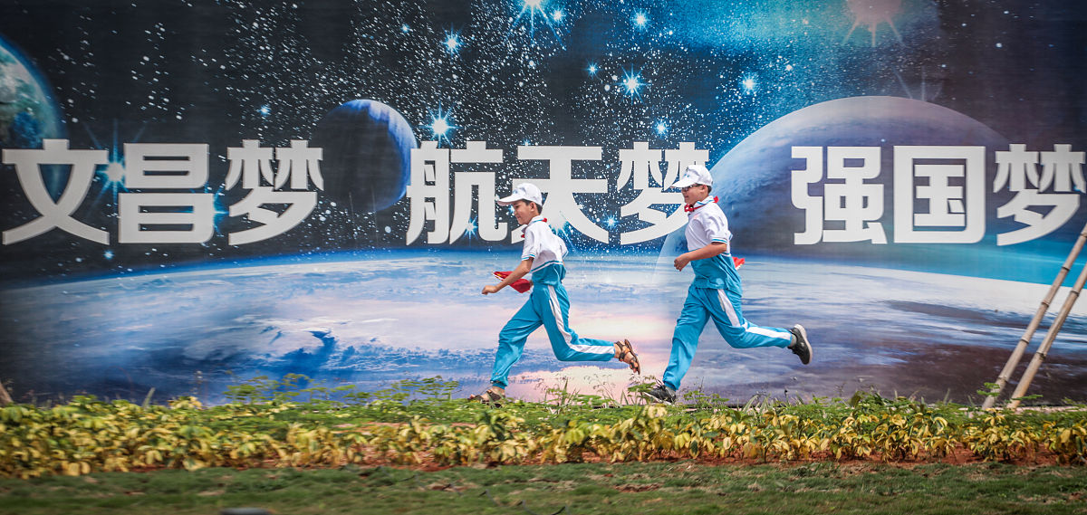 启睿少年有梦想强国有我斗志昂优化这句话。要求：押韵、朗朗上口、简短