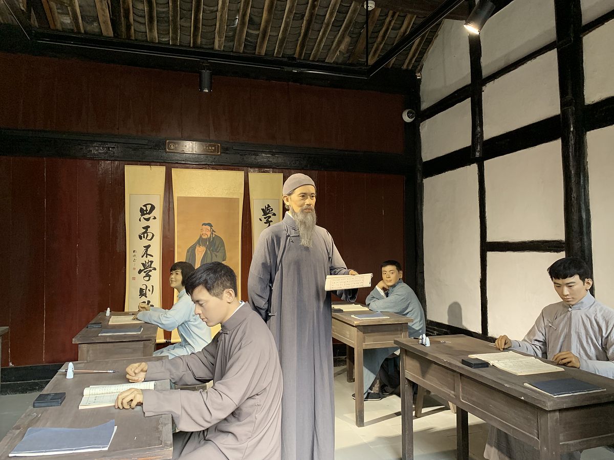 南充卫生学校2019年专业设置：医学影像技术、口腔医学、康复治疗、护理学等