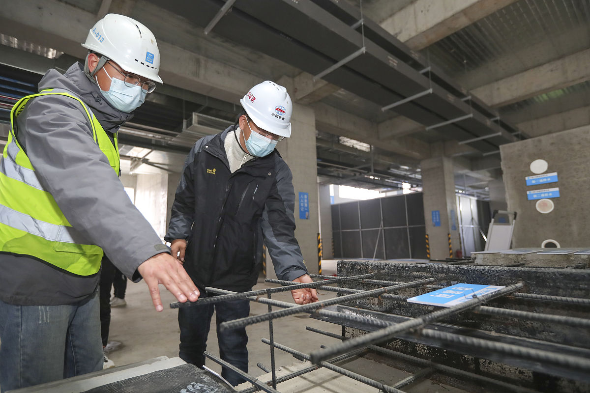 城市轨道交通工程技木专业实训基地建设研究写一篇至少20000字的毕业论文