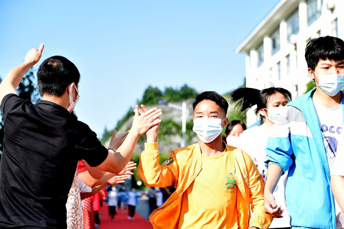 2019年南部县第三中学中职中专招生简章