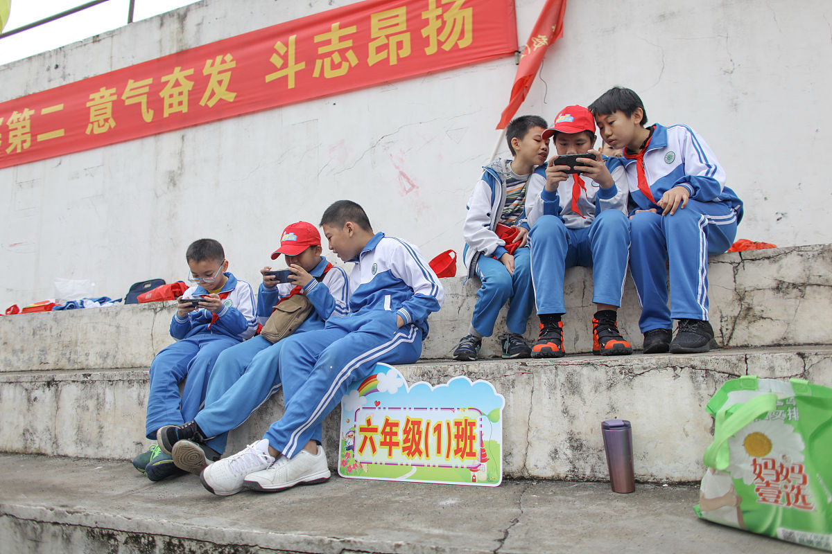 2018年12月16日,海口.海南师范附属小学,参加运动会的小学生.