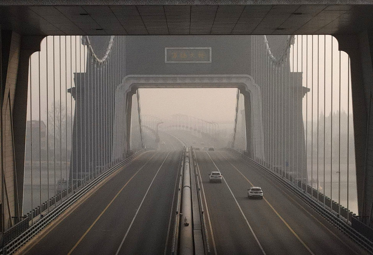 车辆激励桥梁振动文献综述 - 研究方法和应用