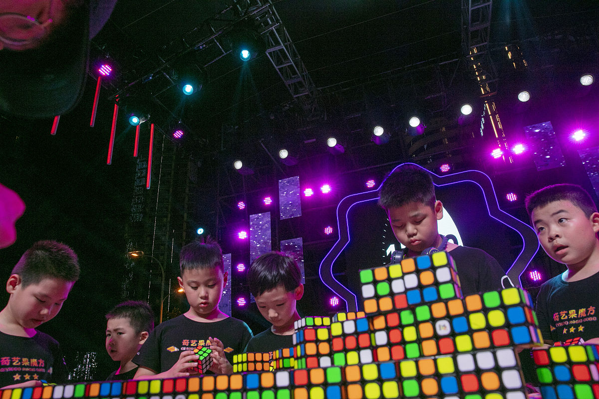 #include iostream#include string#include vector#include map#include queue#include algorithmusing namespace std;----------------------------------------------------------------------typedef vectorint v