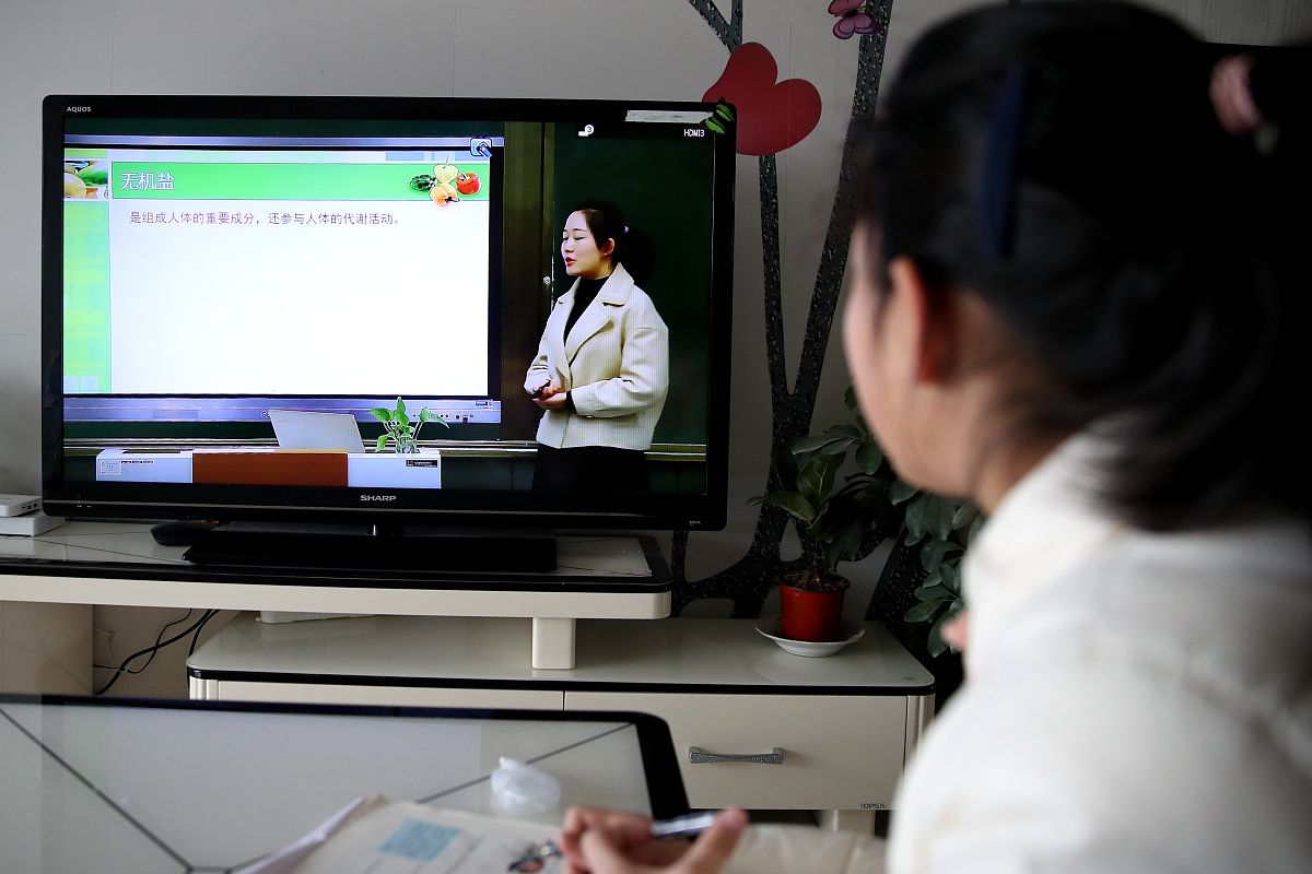 【换种说法】用于远端教室画面的显示给予老师画面反馈