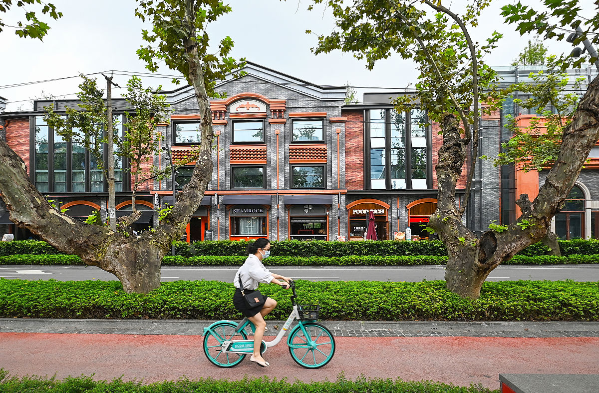 2021年9月1日,成都,华西坝大学路街景.(如需下载使用,请务必署名 红星