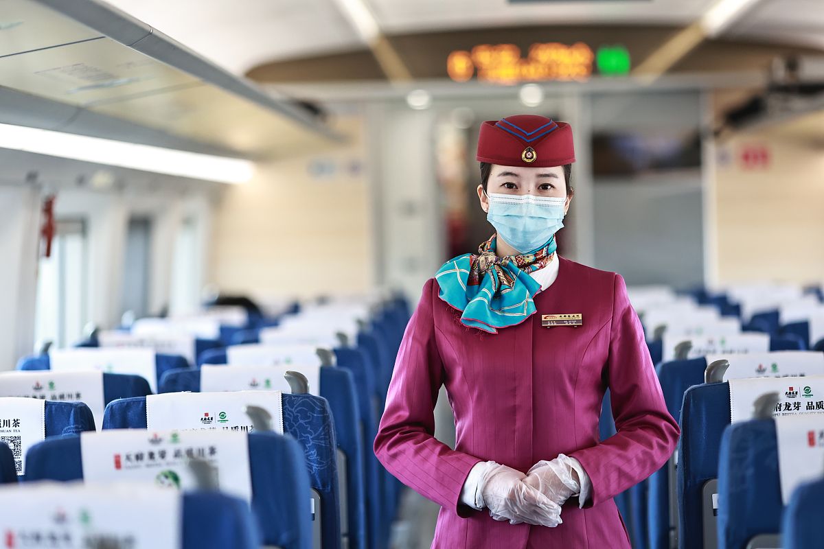 成都高铁上工作工资高吗？与其他城市相比如何