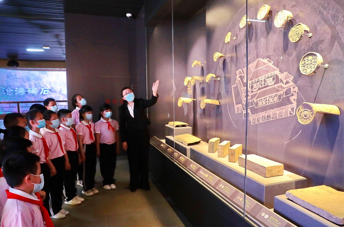 如何将历史知识应用于现实生活？