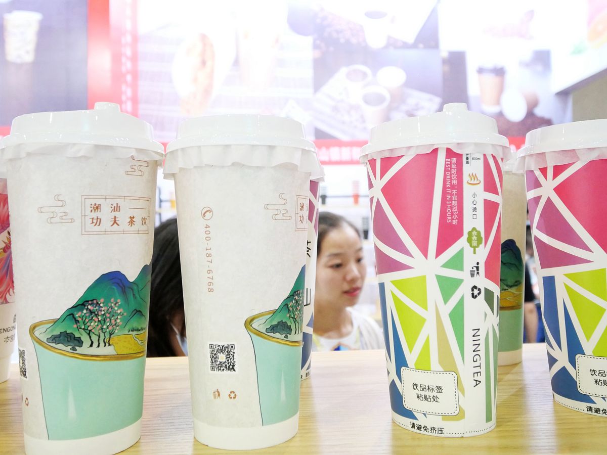 茶颜悦色海报设计分析：清新自然，引人入胜