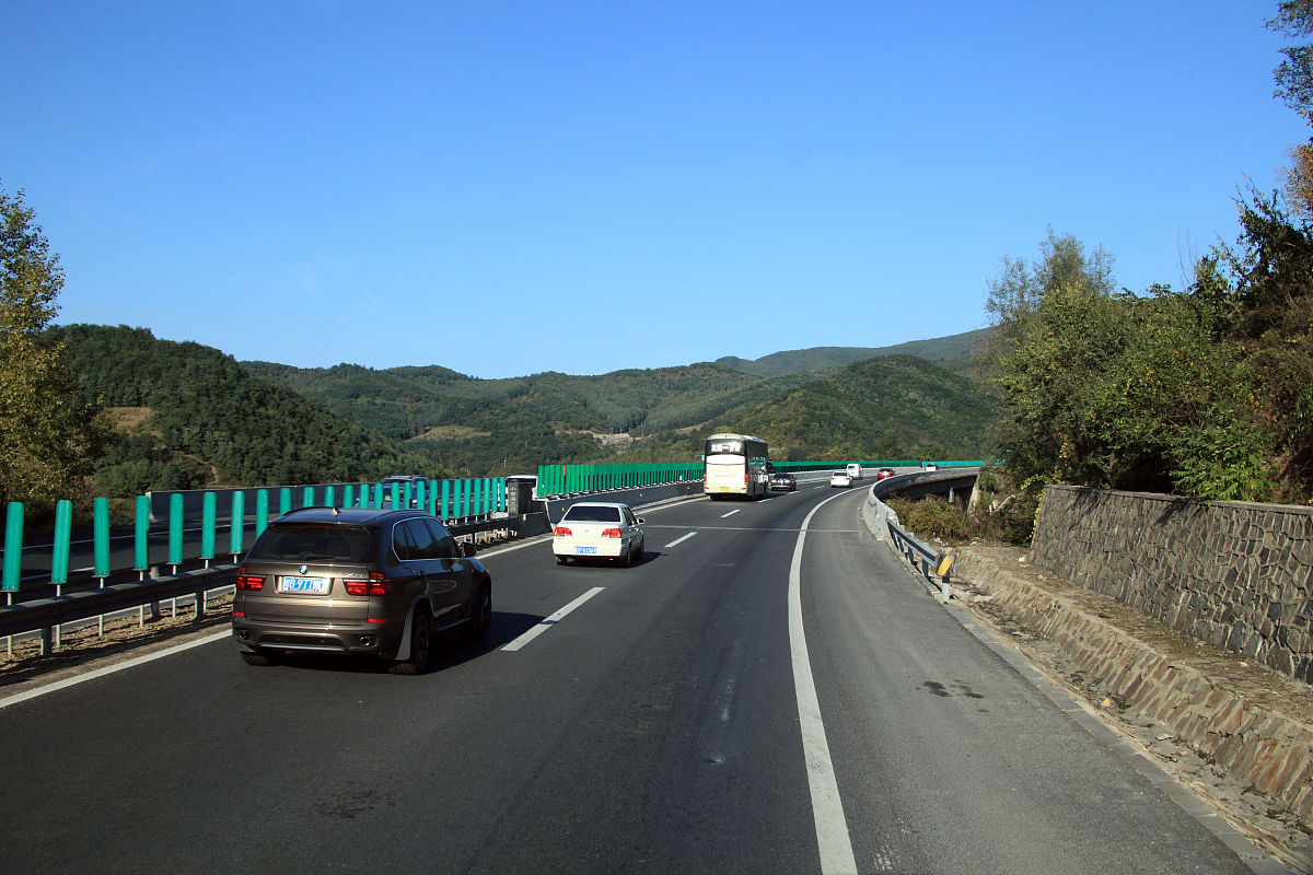 20条回复：当浙江农村公路停满了自驾车辆