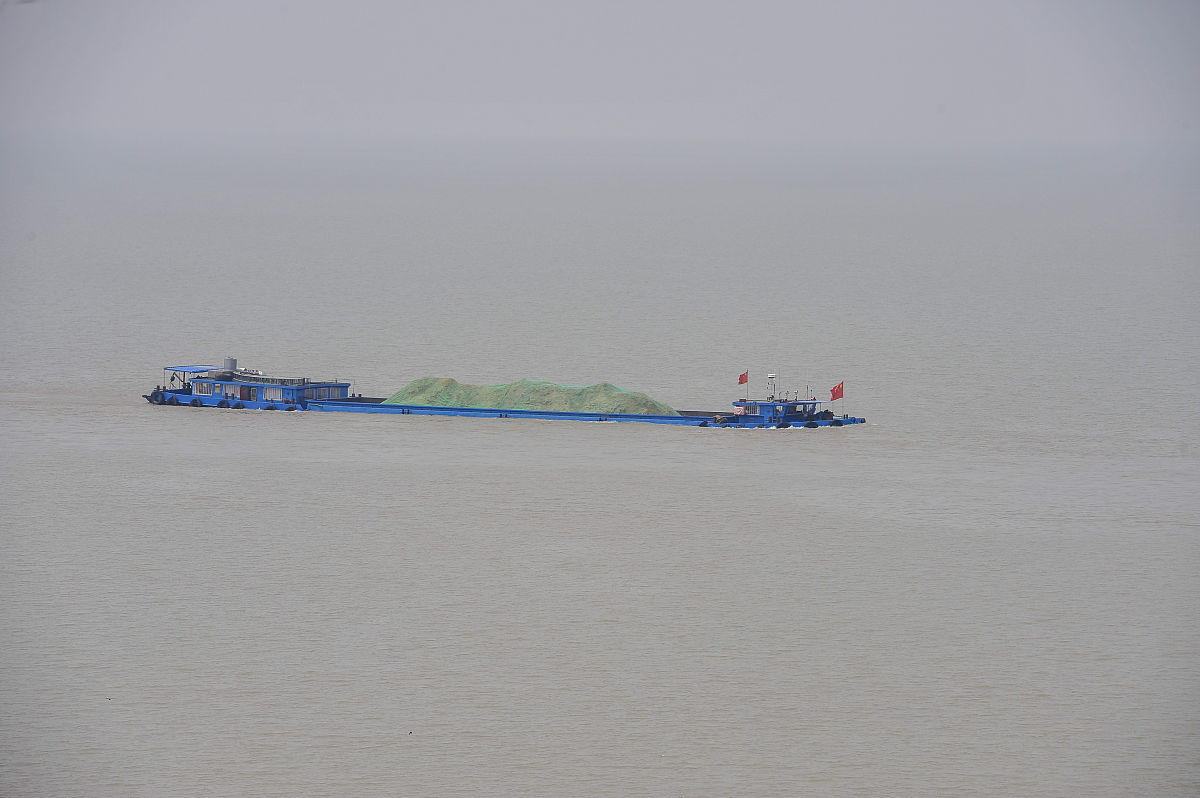 驳船防风浪雨措施详解：全面保障航行安全